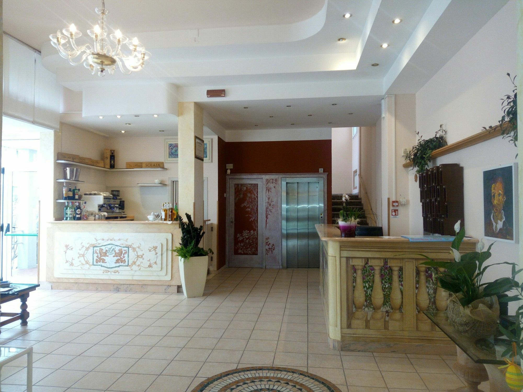 阿姆巴斯亚托里酒店 马里纳-迪-皮特拉桑塔 外观 照片